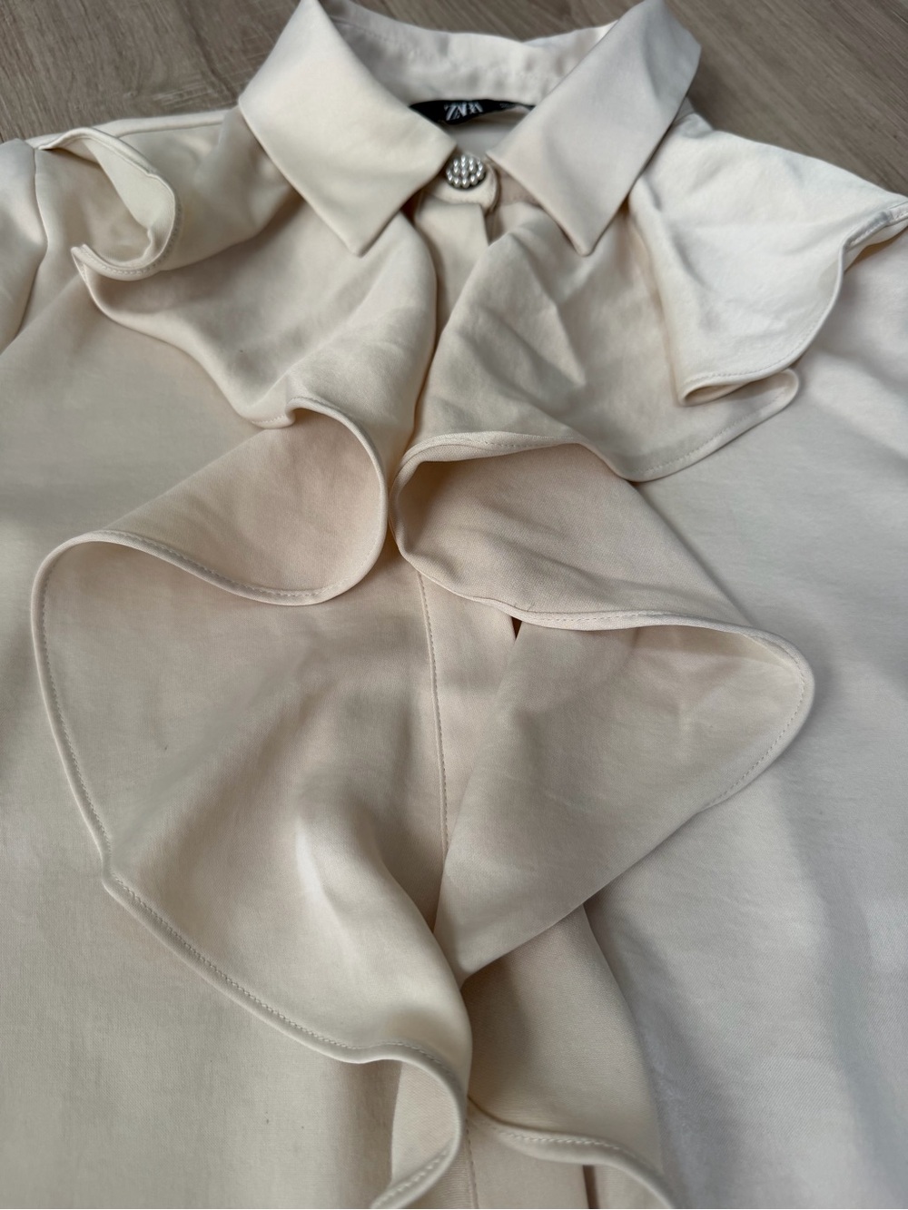 Zara Cream Ruffle Button-Down Blouse - Picture 4 of 7